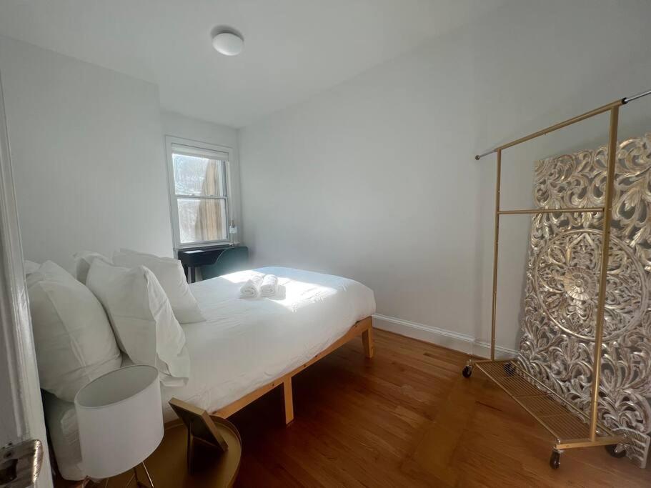3-Bedroom House With Cute Patio Explore Dc On Foot Ουάσινγκτον Εξωτερικό φωτογραφία